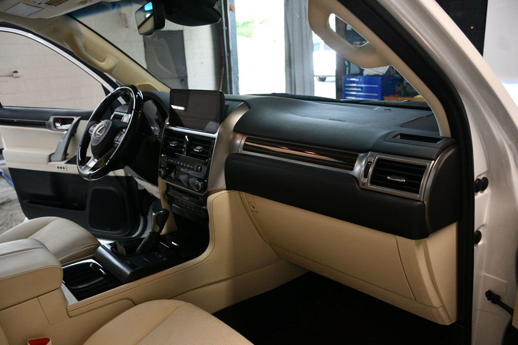 2023 Lexus GX Premium photo 28