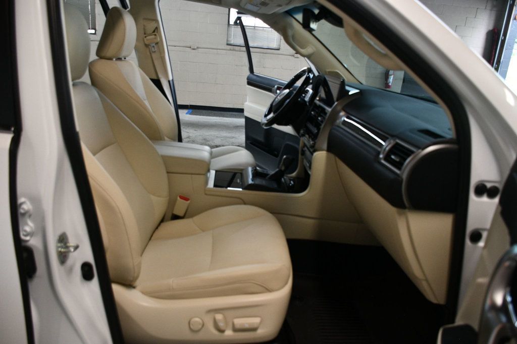 2023 Lexus GX Premium photo 30