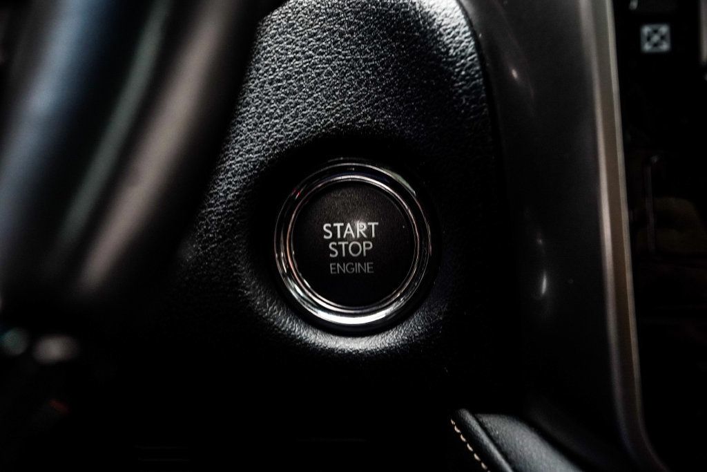 Lexus GX photo 24
