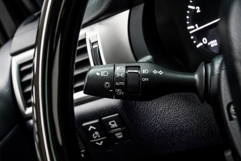 Lexus GX photo 30
