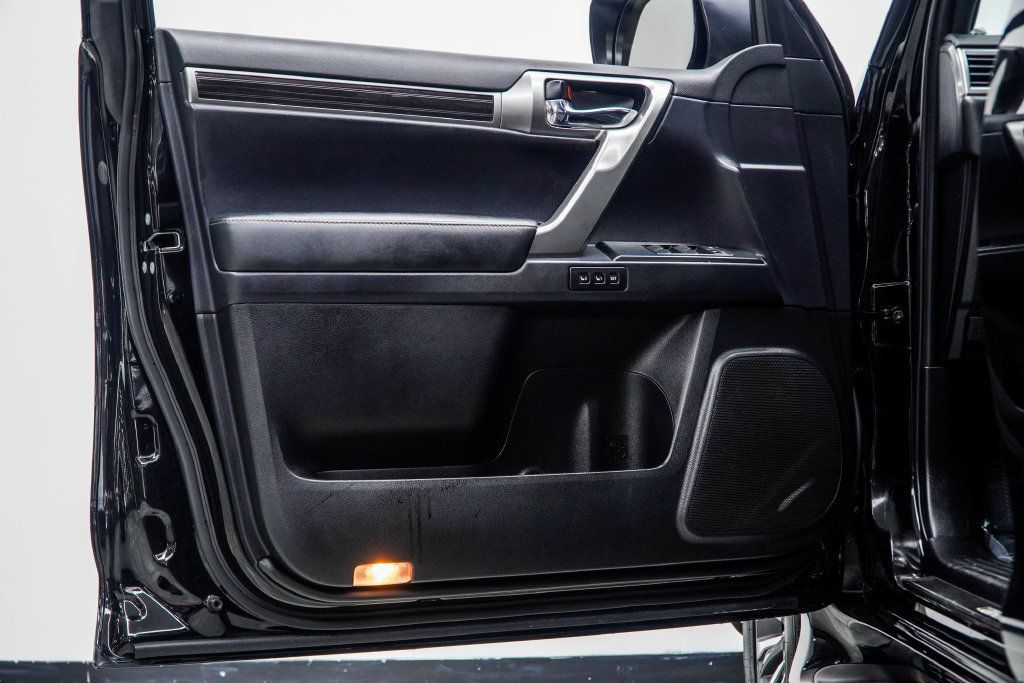 Lexus GX photo 32