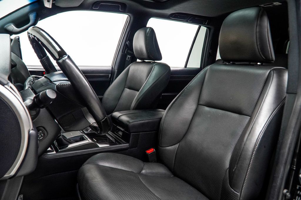 Lexus GX photo 34