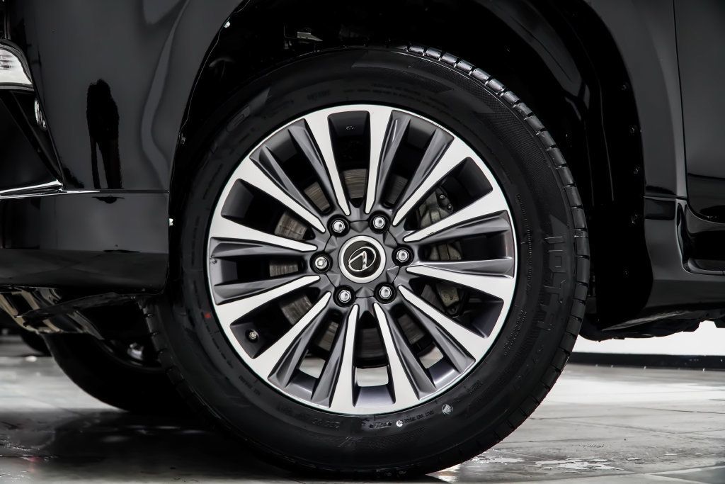 Lexus GX photo 7