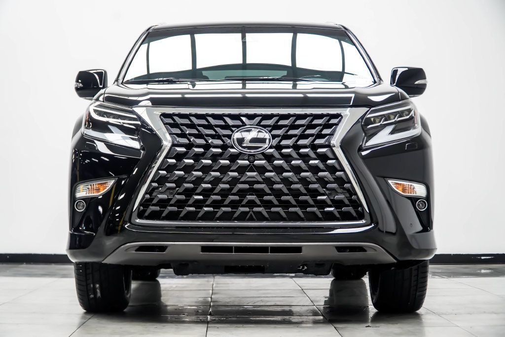 Lexus GX photo 9