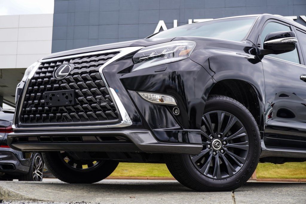 2023 Lexus GX 460 Luxury photo 2