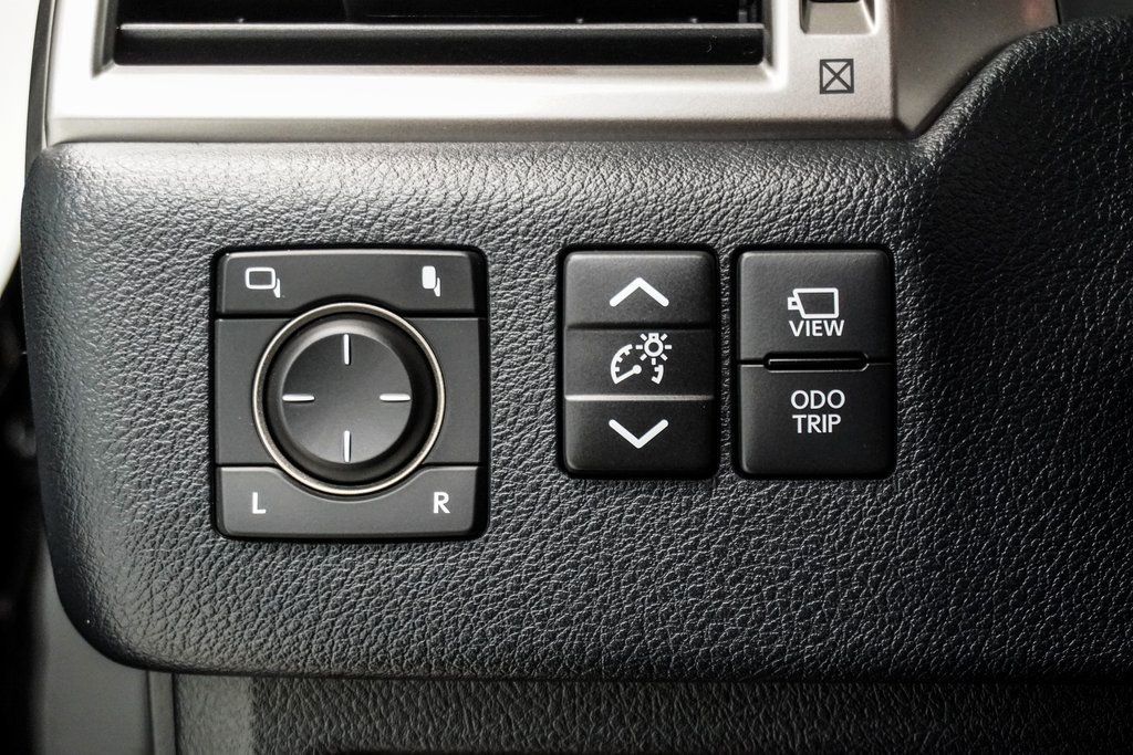 2023 Lexus GX 460 Luxury photo 21