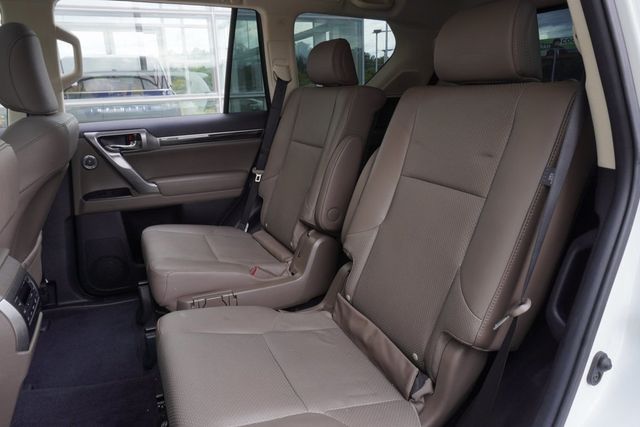 2023 Lexus GX GX 460 Luxury 4WD - 22970803 - 32