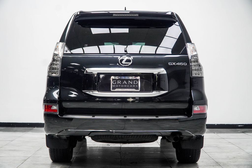 Lexus GX photo 14