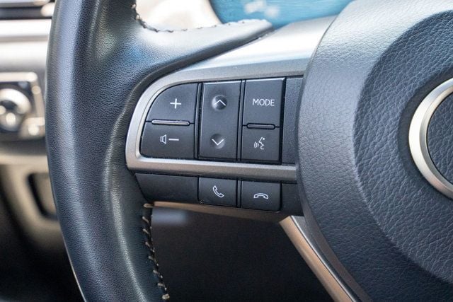 2023 Lexus GX PremiumPlus/SportDesignPkg/2ndRowCaptains/Heated&CooledSeats - 23032055 - 19