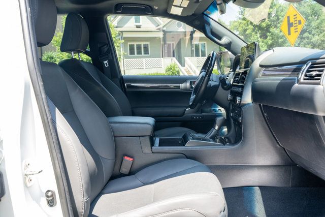 2023 Lexus GX PremiumPlus/SportDesignPkg/2ndRowCaptains/Heated&CooledSeats - 23032055 - 43