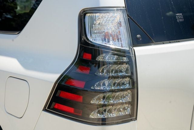 2023 Lexus GX PremiumPlus/SportDesignPkg/2ndRowCaptains/Heated&CooledSeats - 23032055 - 8