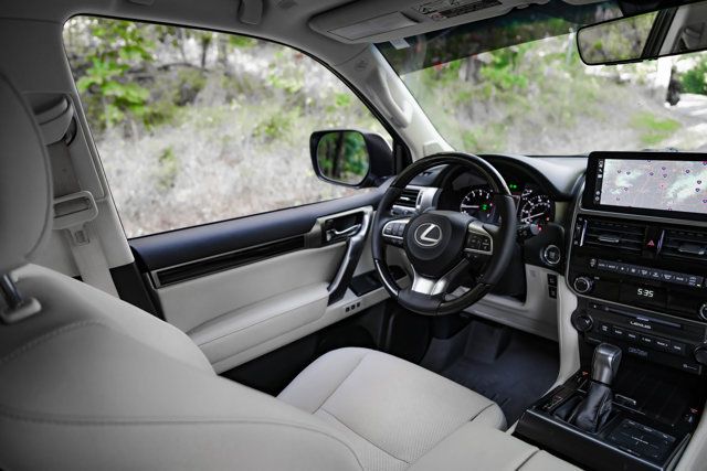 2023 Lexus GX PremiumPlus-SportDesignPkg/2ndRowCaptains/Heated&CooledSeats/NAV - 23082296 - 16