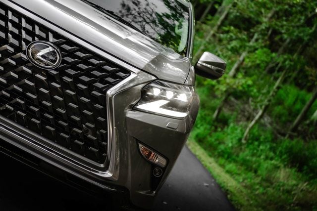 2023 Lexus GX PremiumPlus-SportDesignPkg/2ndRowCaptains/Heated&CooledSeats/NAV - 23082296 - 3