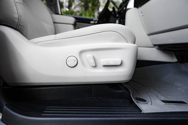 2023 Lexus GX PremiumPlus-SportDesignPkg/2ndRowCaptains/Heated&CooledSeats/NAV - 23082296 - 44