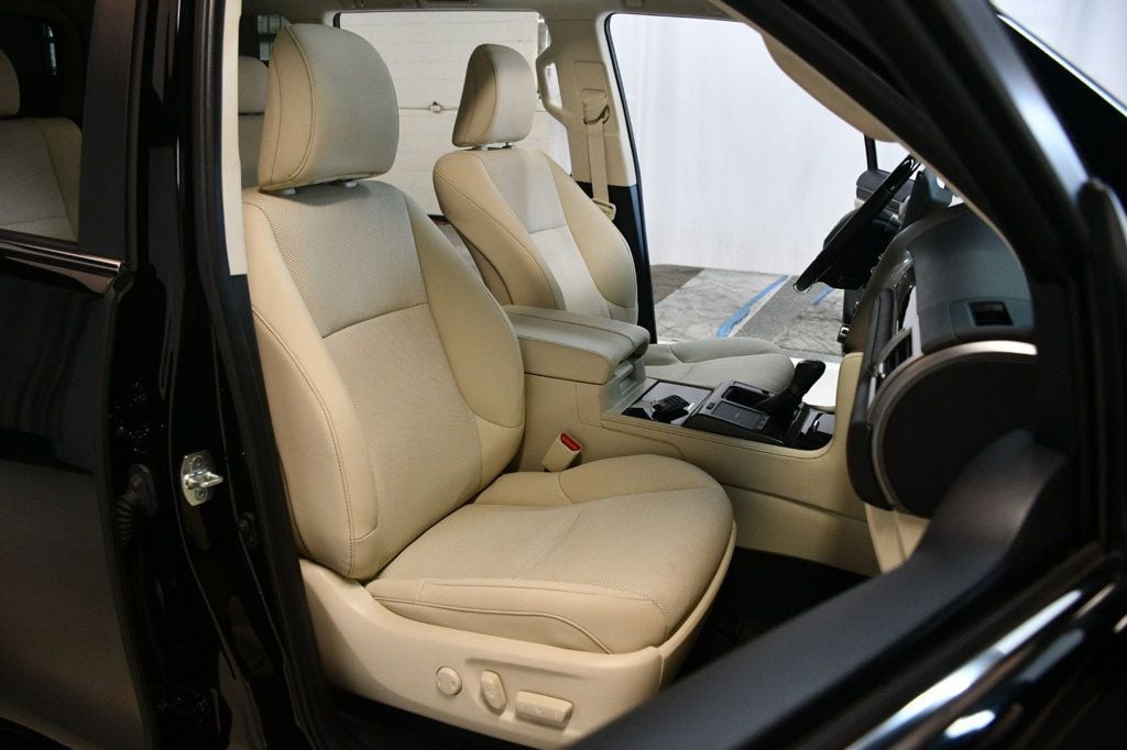 2023 Lexus GX Premium photo 4