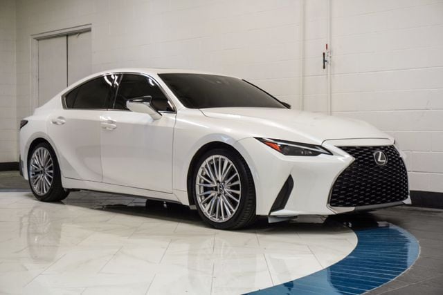2023 Lexus IS
