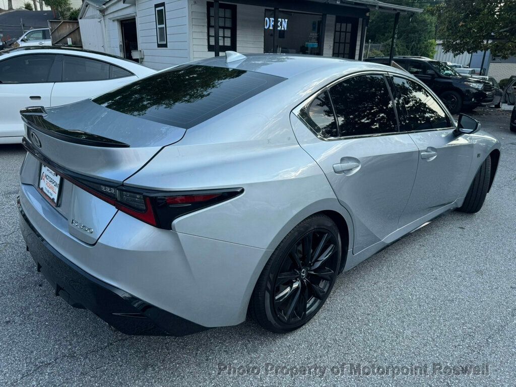 2023 Lexus IS 350 F SPORT photo 3