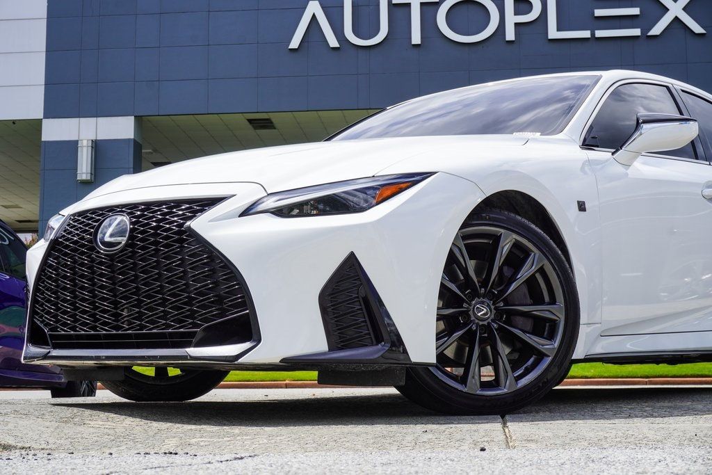 2023 Lexus IS 350 F SPORT photo 2