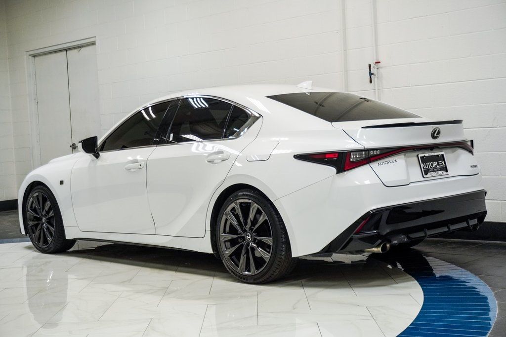 2023 Lexus IS 350 F SPORT photo 4
