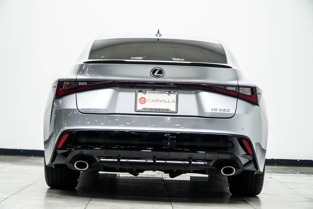 Lexus IS photo 11