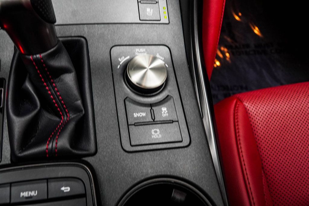 Lexus IS photo 20