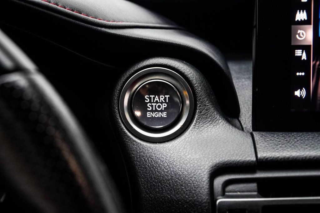 Lexus IS photo 24
