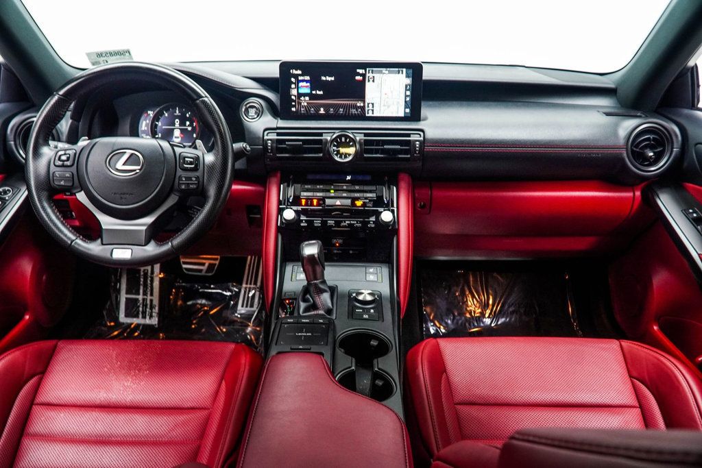 Lexus IS photo 5