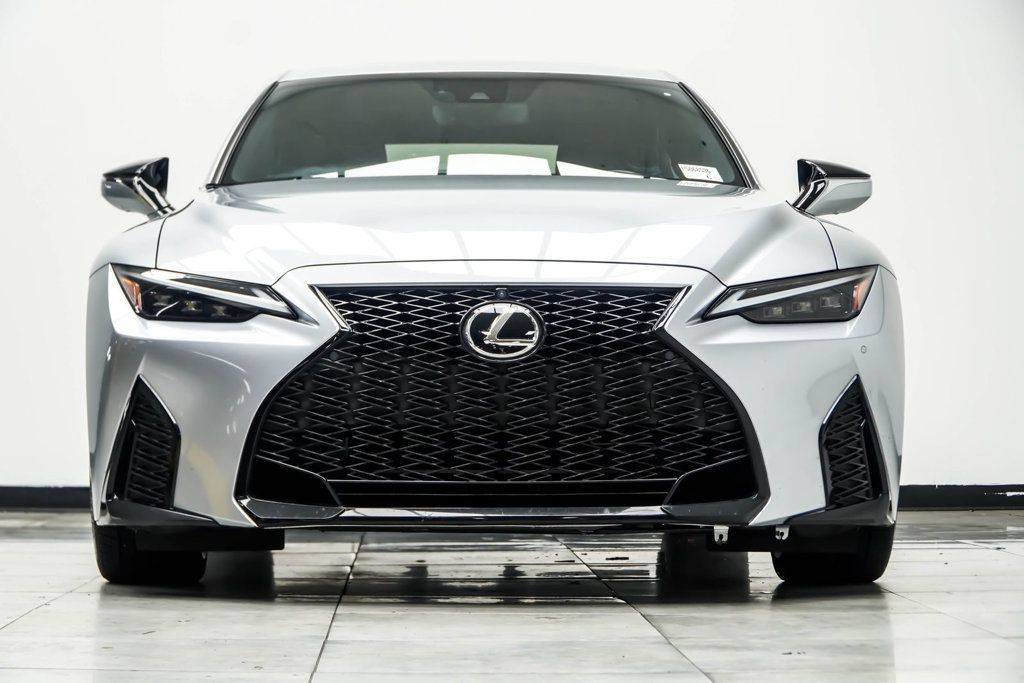 Lexus IS photo 7