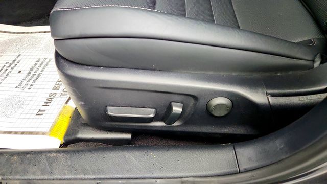 2023 Lexus IS IS 350 F SPORT w/ Navigation, Panoramic View & Power Moonroof - 23030456 - 11