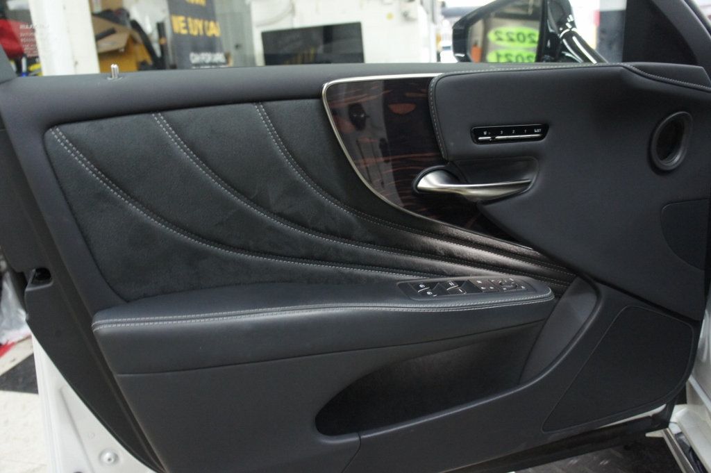 2023 Lexus LS Luxury Pkg, only  6k miles, Immaculate! - 22995446 - 28