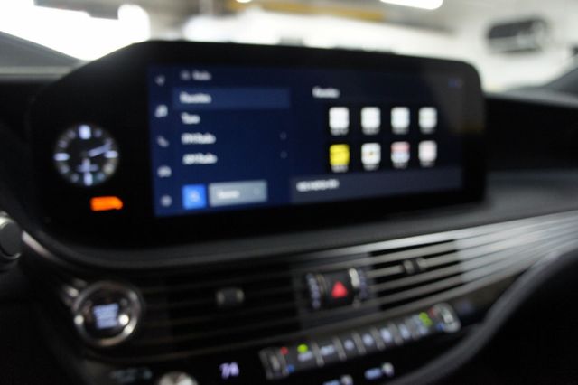 2023 Lexus LS Luxury Pkg, only  6k miles, Immaculate! - 22995446 - 32