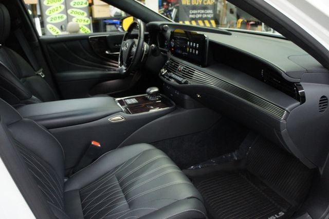 2023 Lexus LS Luxury Pkg, only  6k miles, Immaculate! - 22995446 - 4