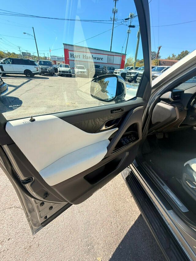 2023 Lexus LX MSRP$112280/Luxury/ActiveHeightControl/RearSeatEntertainment/NAV - 22930059 - 10
