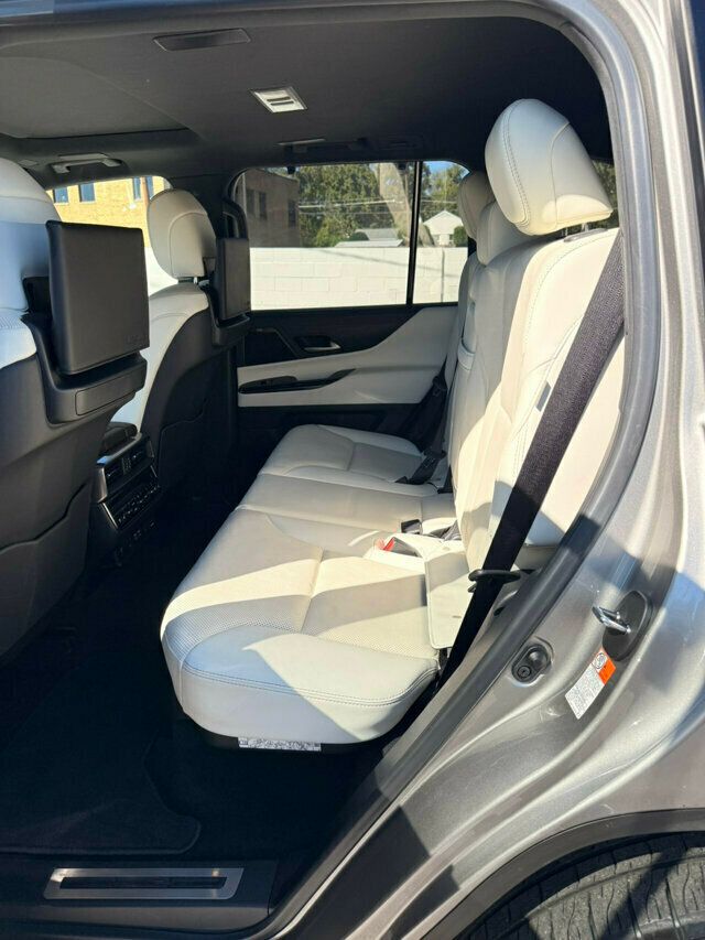 2023 Lexus LX MSRP$112280/Luxury/ActiveHeightControl/RearSeatEntertainment/NAV - 22930059 - 11