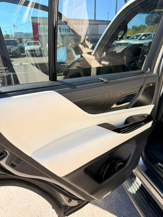 2023 Lexus LX MSRP$112280/Luxury/ActiveHeightControl/RearSeatEntertainment/NAV - 22930059 - 12