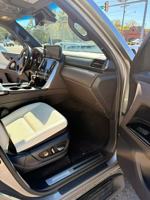 2023 Lexus LX MSRP$112280/Luxury/ActiveHeightControl/RearSeatEntertainment/NAV - 22930059 - 18