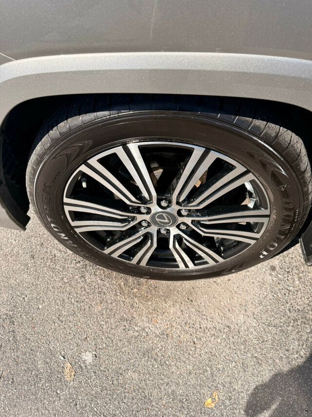 2023 Lexus LX MSRP$112280/Luxury/ActiveHeightControl/RearSeatEntertainment/NAV - 22930059 - 32