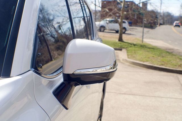 2023 Lexus LX Premium Pkg/Heated&Cooled Front-Rear Seats/Blind Spot/NAV/360Cam - 22985532 - 10