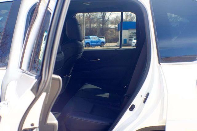 2023 Lexus LX Premium Pkg/Heated&Cooled Front-Rear Seats/Blind Spot/NAV/360Cam - 22985532 - 39