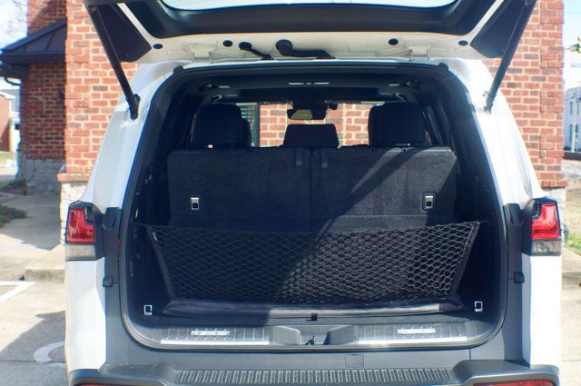 2023 Lexus LX Premium Pkg/Heated&Cooled Front-Rear Seats/Blind Spot/NAV/360Cam - 22985532 - 43