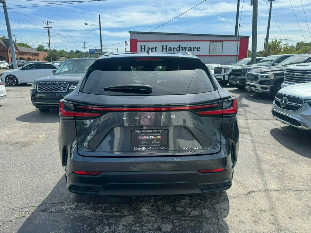 2023 Lexus NX AWD photo 4