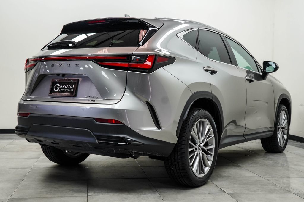 Lexus NX photo 13