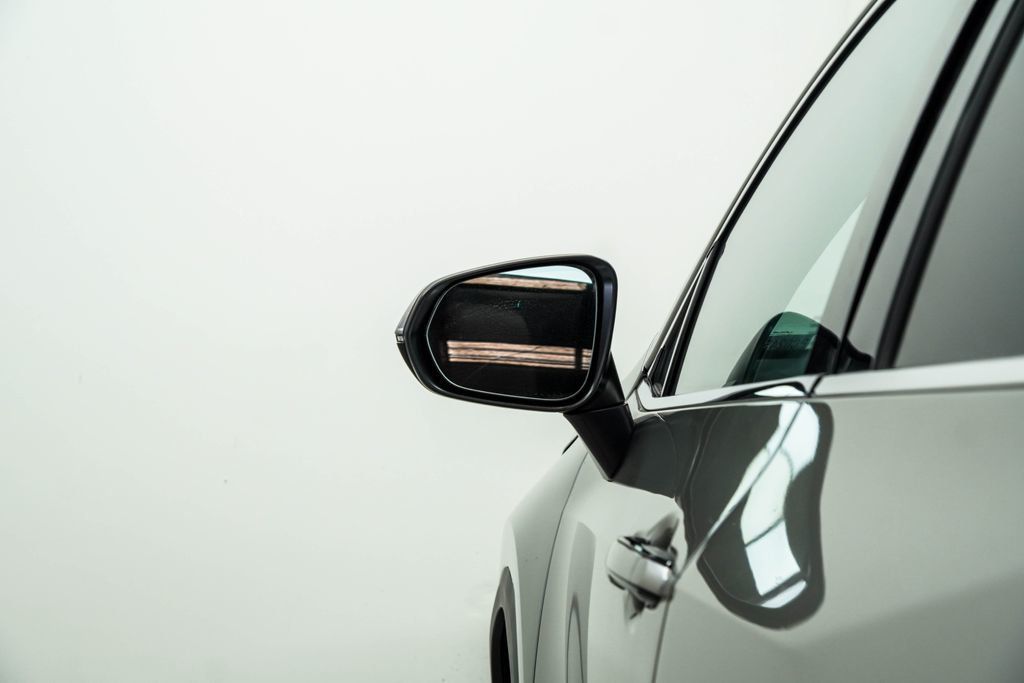 Lexus NX photo 15