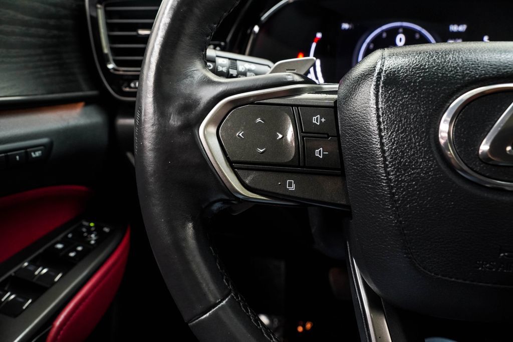 Lexus NX photo 38