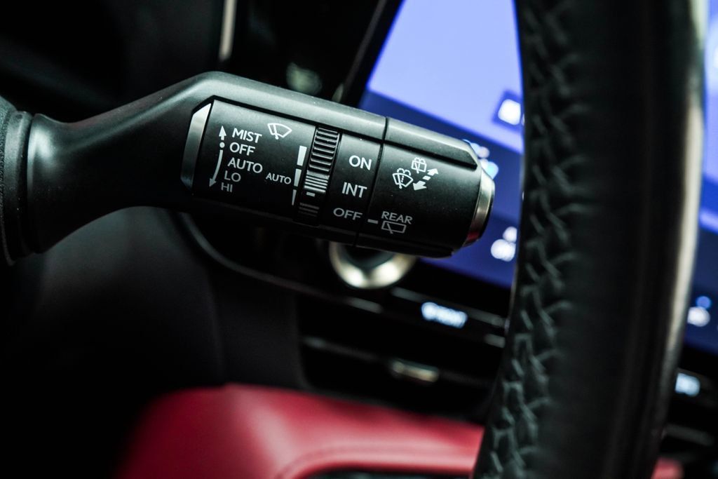 Lexus NX photo 39