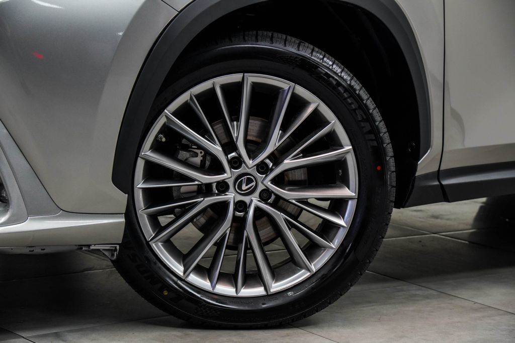 Lexus NX photo 4
