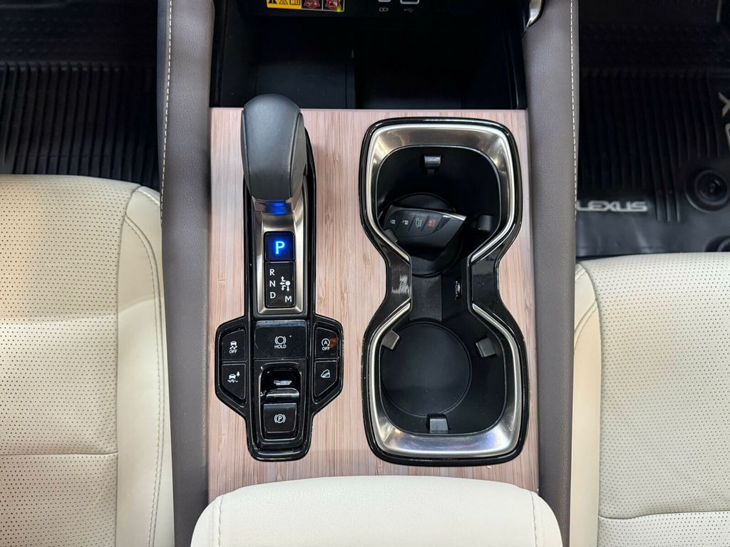 2023 Lexus RX 21" Allow Wheels, Head-Up Display, Traffic Jam Assist - 23047134 - 16