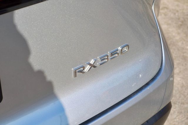 2023 Lexus RX Luxury/Heated&CooledFront&RearSeats/PowerMoonroof/BackupCamera - 22970306 - 10