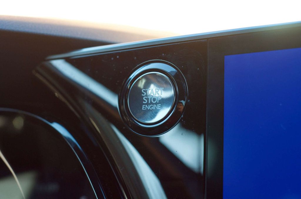 2023 Lexus RX Luxury/Heated&CooledFront&RearSeats/PowerMoonroof/BackupCamera - 22970306 - 24