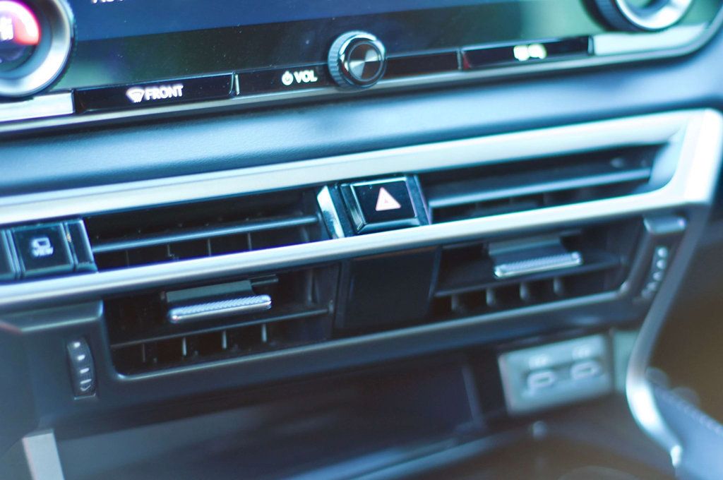 2023 Lexus RX Luxury/Heated&CooledFront&RearSeats/PowerMoonroof/BackupCamera - 22970306 - 26